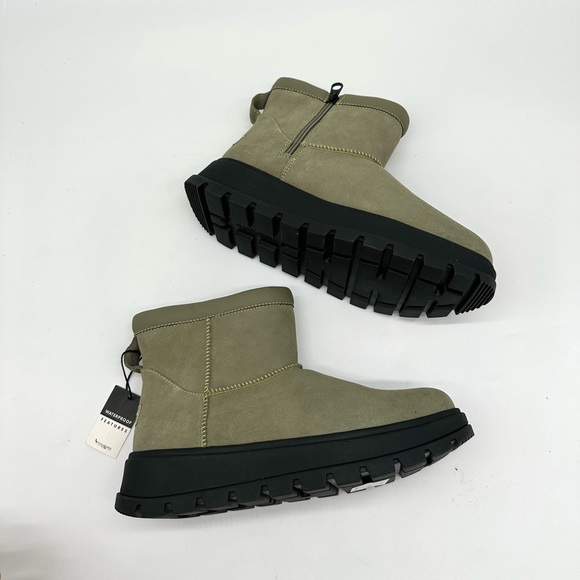 Koolaburra by UGG
Koola Mini Hybrid Olive Green Winter Boots - Picture 5 of 7